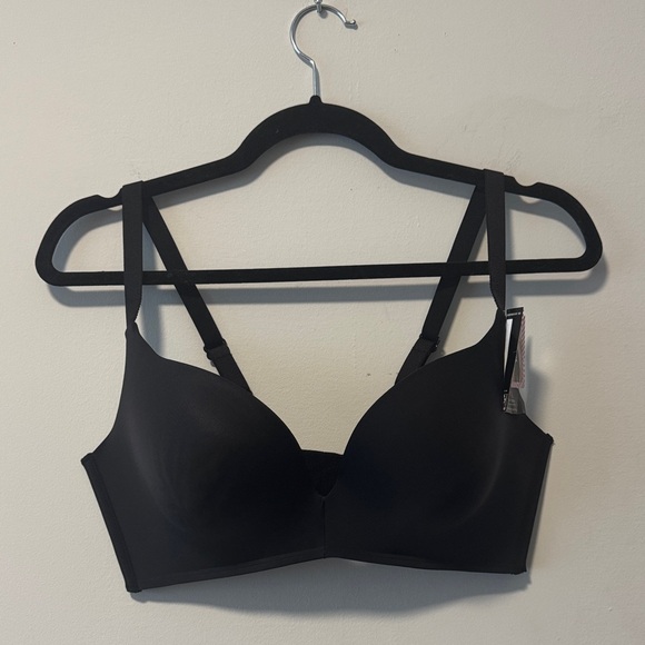 Maidenform NWT Black Wireless Push up Bra in Size 38C - Picture 1 of 8